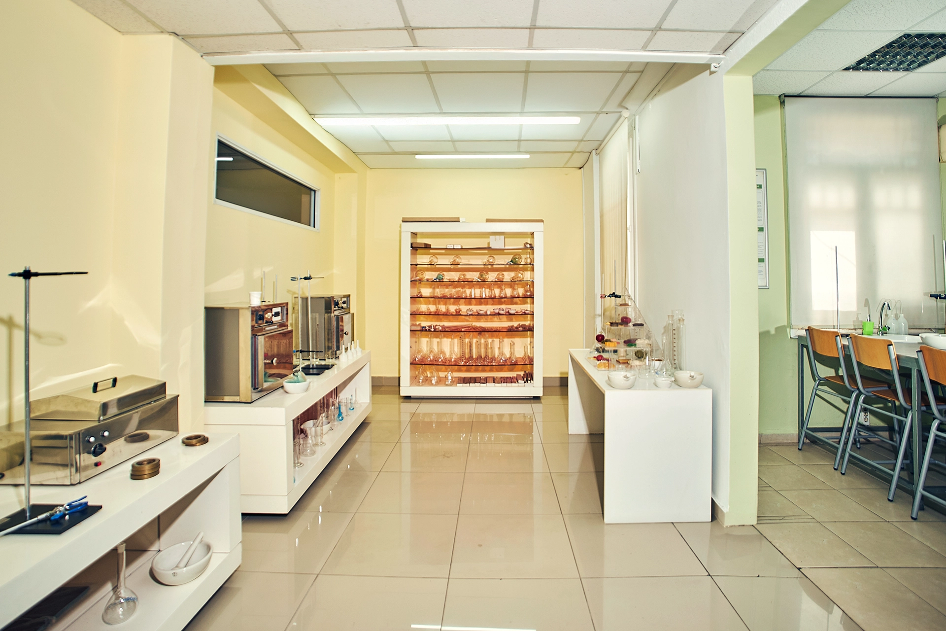 iekalfa - Τεχνικός Φαρμάκων, Καλλυντικών και Παρεμφερών Προϊόντων - ιατρικος εξοπλισμός